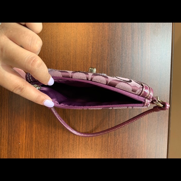 Coach wristlet - Picture 3 of 4